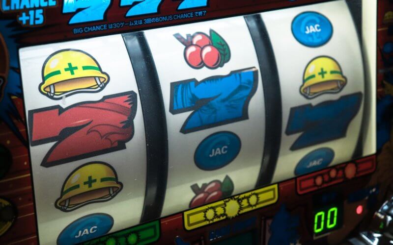 features of slot machines
